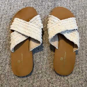 Tommy Bahama Cream Textured Sandals 8M
